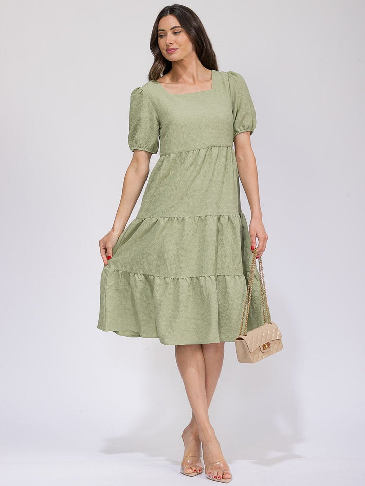 WOMEN'S SHORT SLEEVE SQUARE NECK FRONT POCKETS TIERED MIDI DRESS