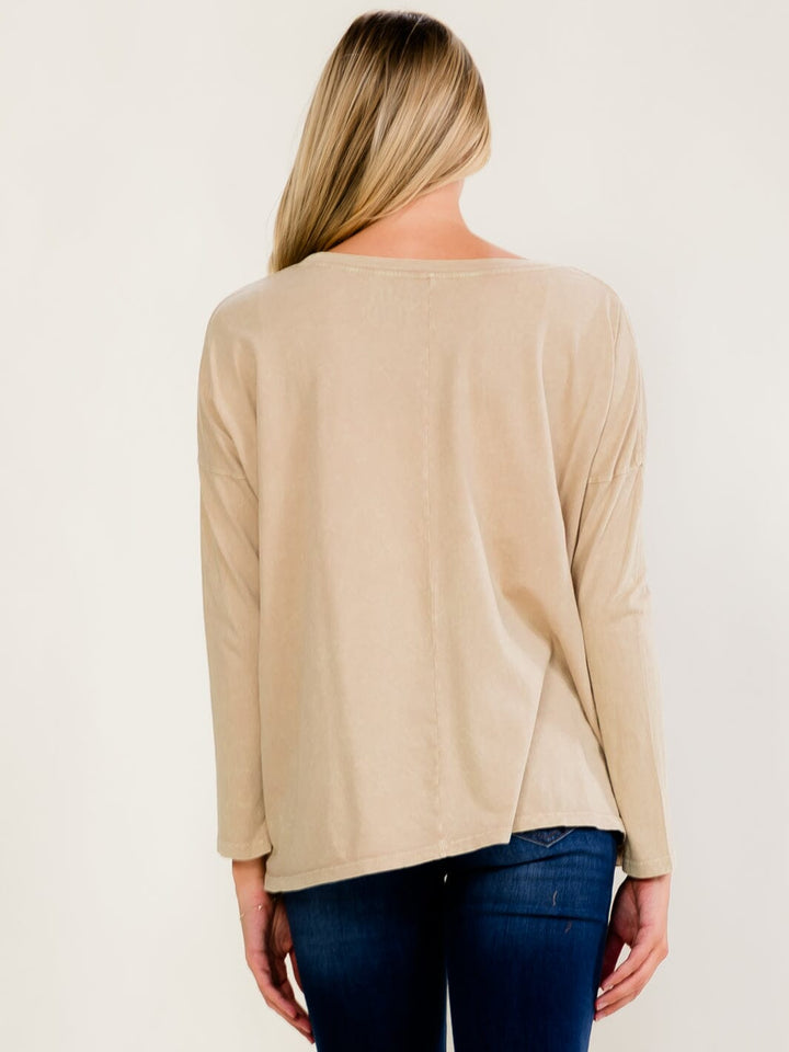 WOMEN'S LONG SLEEVE LOVE GRAPHIC TOP