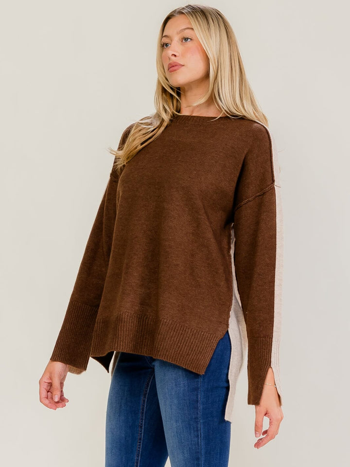 WOMEN'S LONG SLEEVE COLORBLOCK HIGH-LOW PULLOVER SWEATER