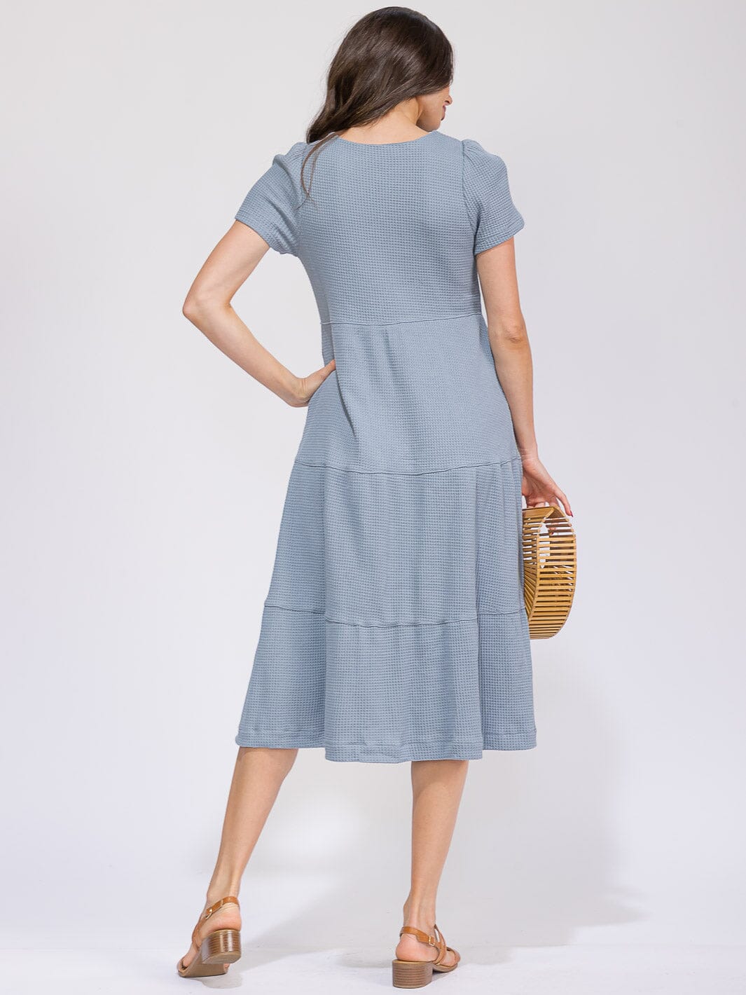 WOMEN'S SHORT SLEEVE FRONT POCKETS TIERED WAFFLE MIDI DRESS