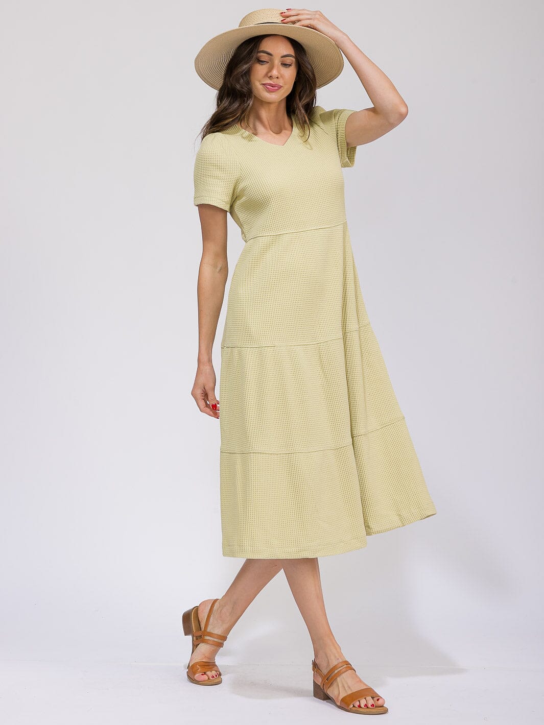 WOMEN'S SHORT SLEEVE FRONT POCKETS TIERED WAFFLE MIDI DRESS