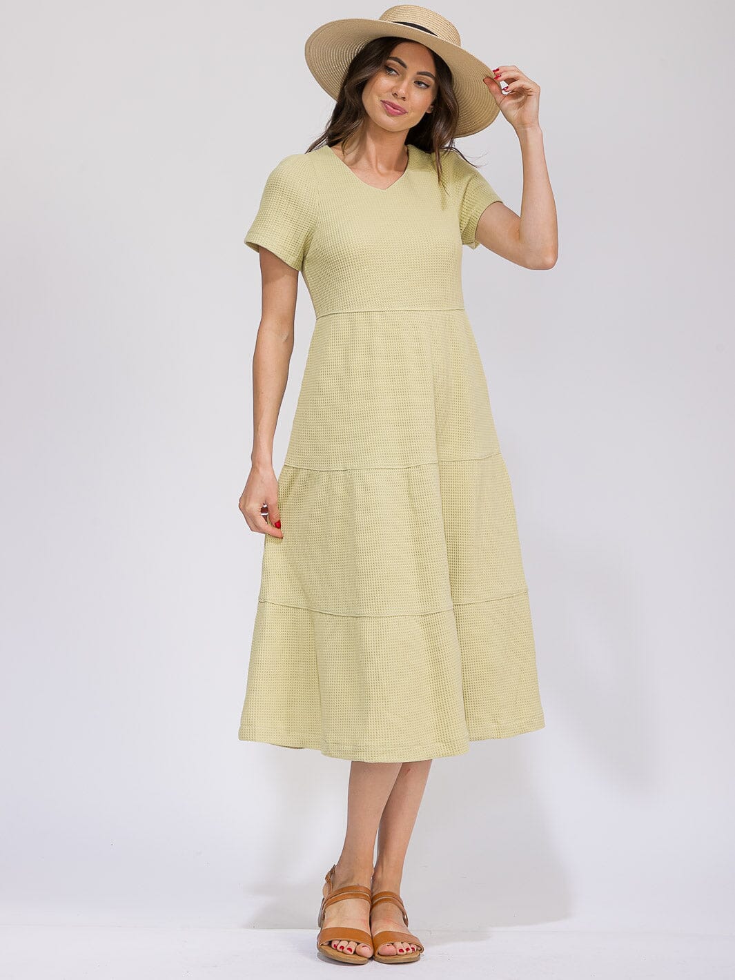 WOMEN'S SHORT SLEEVE FRONT POCKETS TIERED WAFFLE MIDI DRESS