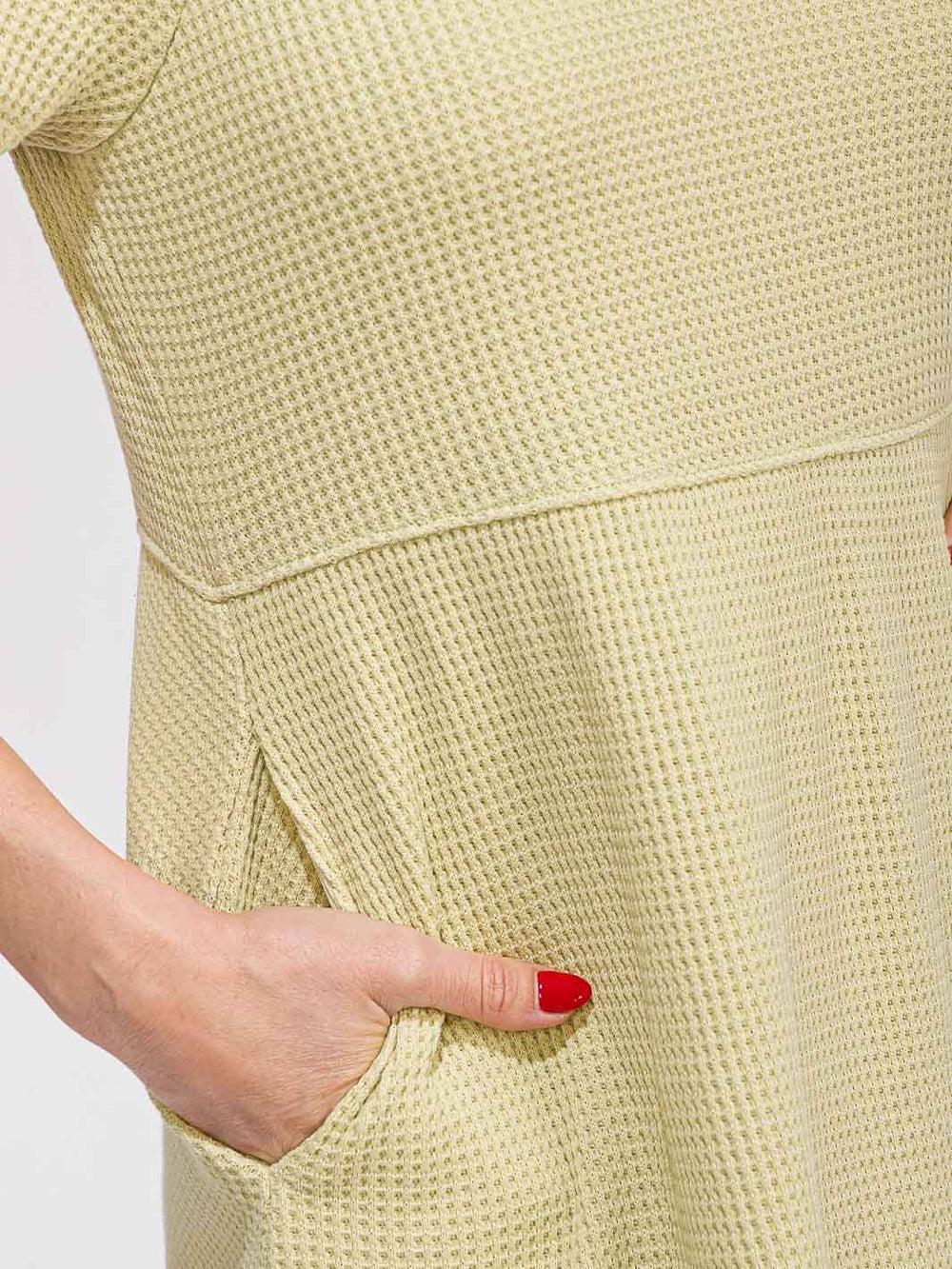 WOMEN'S SHORT SLEEVE FRONT POCKETS TIERED WAFFLE MIDI DRESS