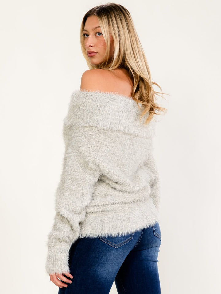 WOMEN'S LONG SLEEVE TURTLE NECK FUZZY PULLOVER SWEATER