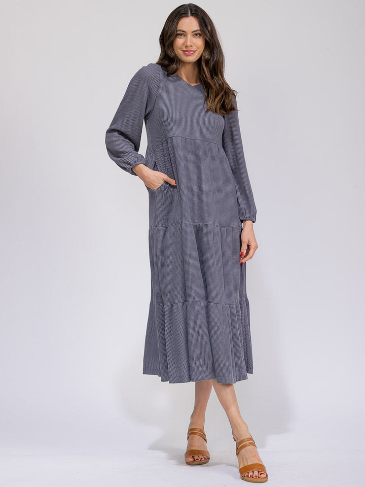 WOMEN'S LONG SLEEVE FRONT POCKETS TIERED WAFFLE MAXI DRESS