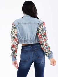 WOMEN'S LONG SLEEVE BUTTON CLOSURE POCKETS FLORAL CROP DENIM JACKET