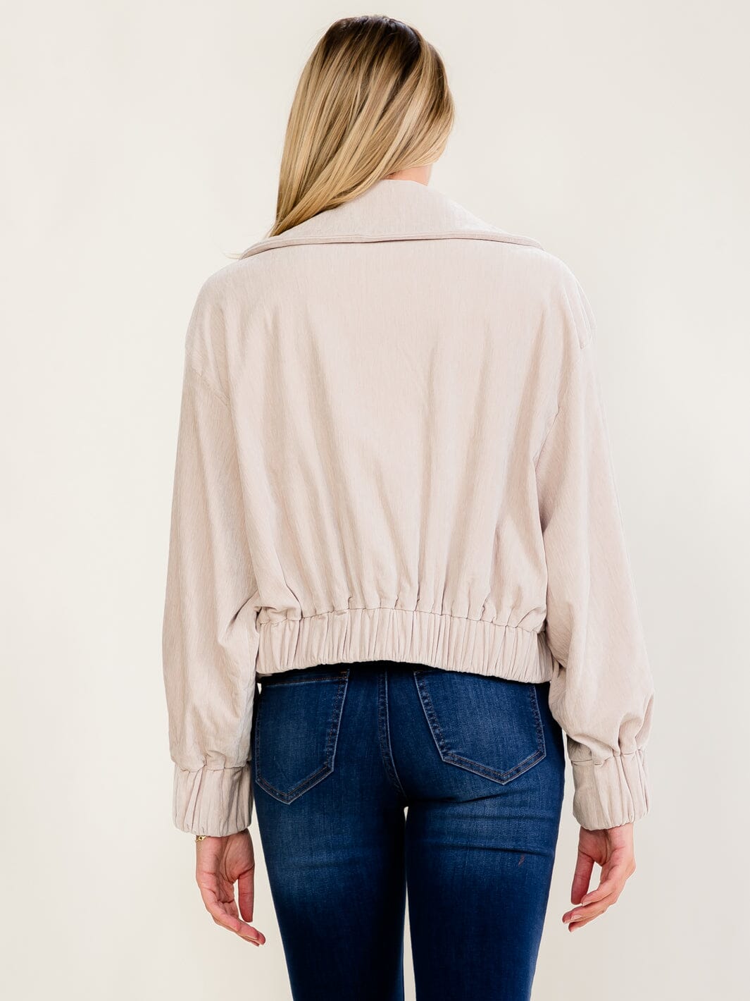 WOMEN'S LONG SLEEVE BUTTON CLOSURE FRONT POCKET JACKET
