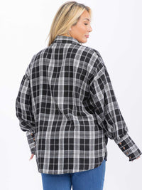 PLUS SIZE LONG SLEEVE FRONT POCKET BUTTON UP HIGH-LOW PLAID SHIRT