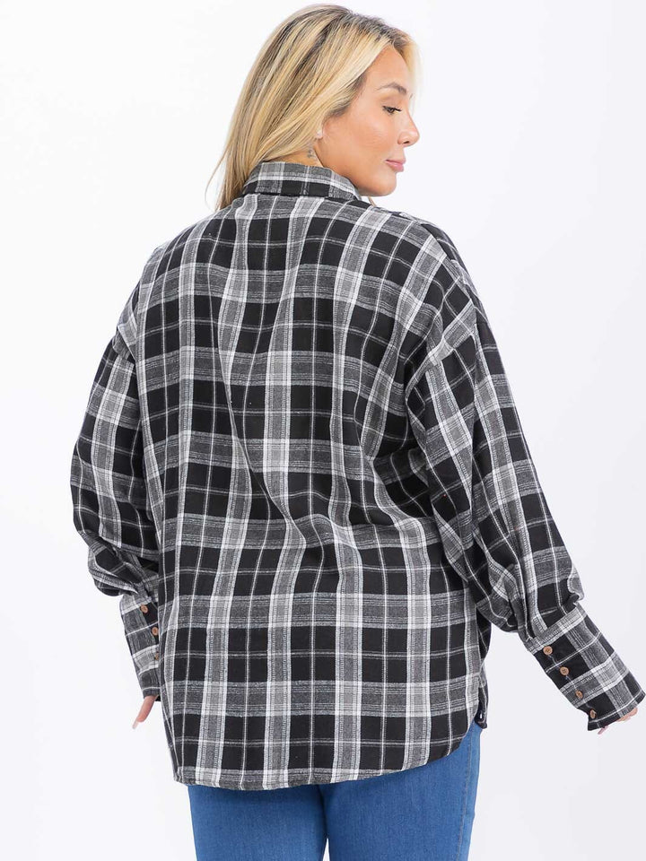 PLUS SIZE LONG SLEEVE FRONT POCKET BUTTON UP HIGH-LOW PLAID SHIRT