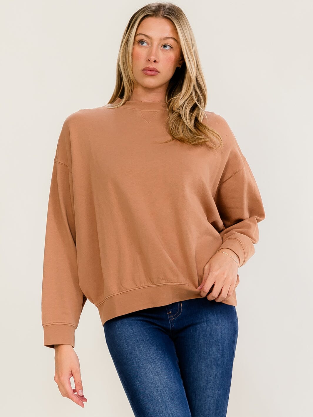 WOMEN'S LONG SLEEVE SOLID PULLOVER SWEATER