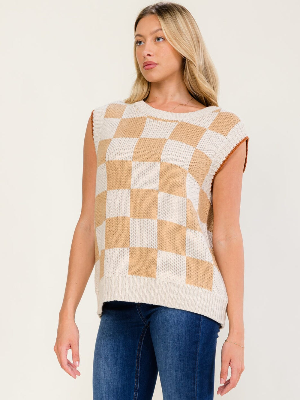 WOMEN'S SLEEVELESS CHEKER PRINT KNIT SWEATER VEST