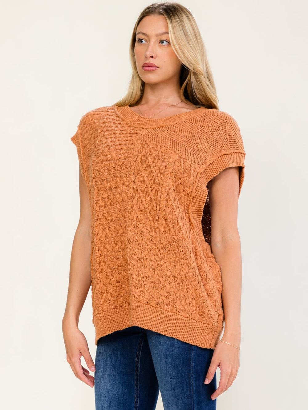 WOMEN'S SLEEVELESS CABLE KNIT SWEATER VEST