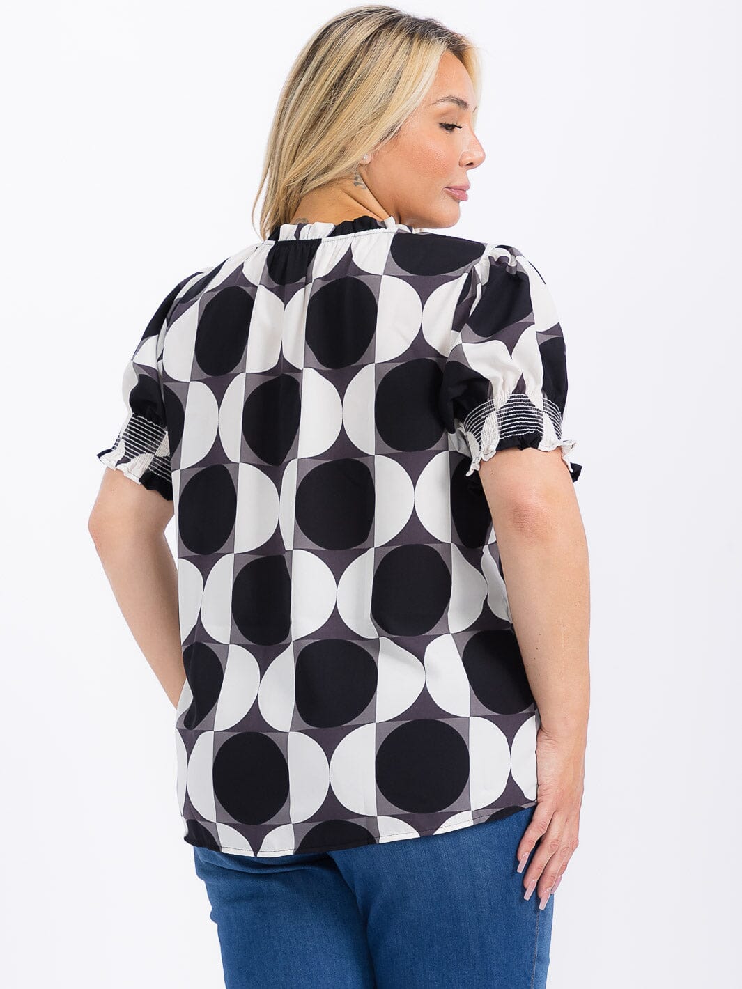 PLUS SIZE SHORT SLEEVE RUFFLE PRINTED BLOUSE