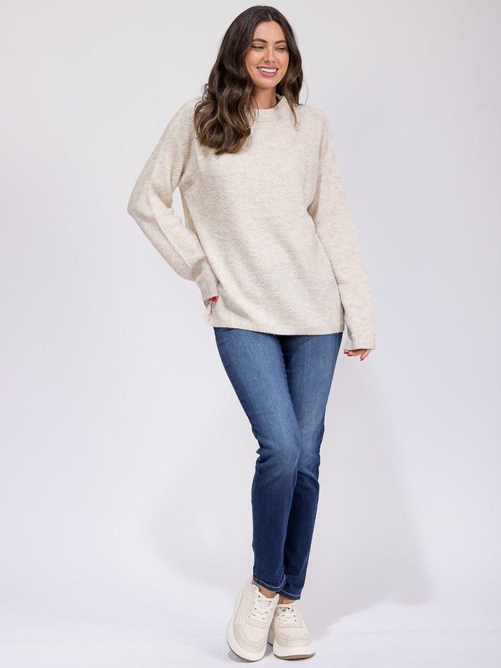 WOMEN'S LONG SLEEVE PULLOVER SWEATER