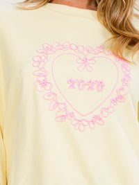 WOMEN'S LONG SLEEVE HEART XOXO GRAPHIC PULLOVER SWEATER
