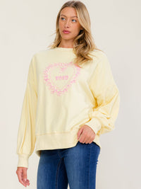 WOMEN'S LONG SLEEVE HEART XOXO GRAPHIC PULLOVER SWEATER