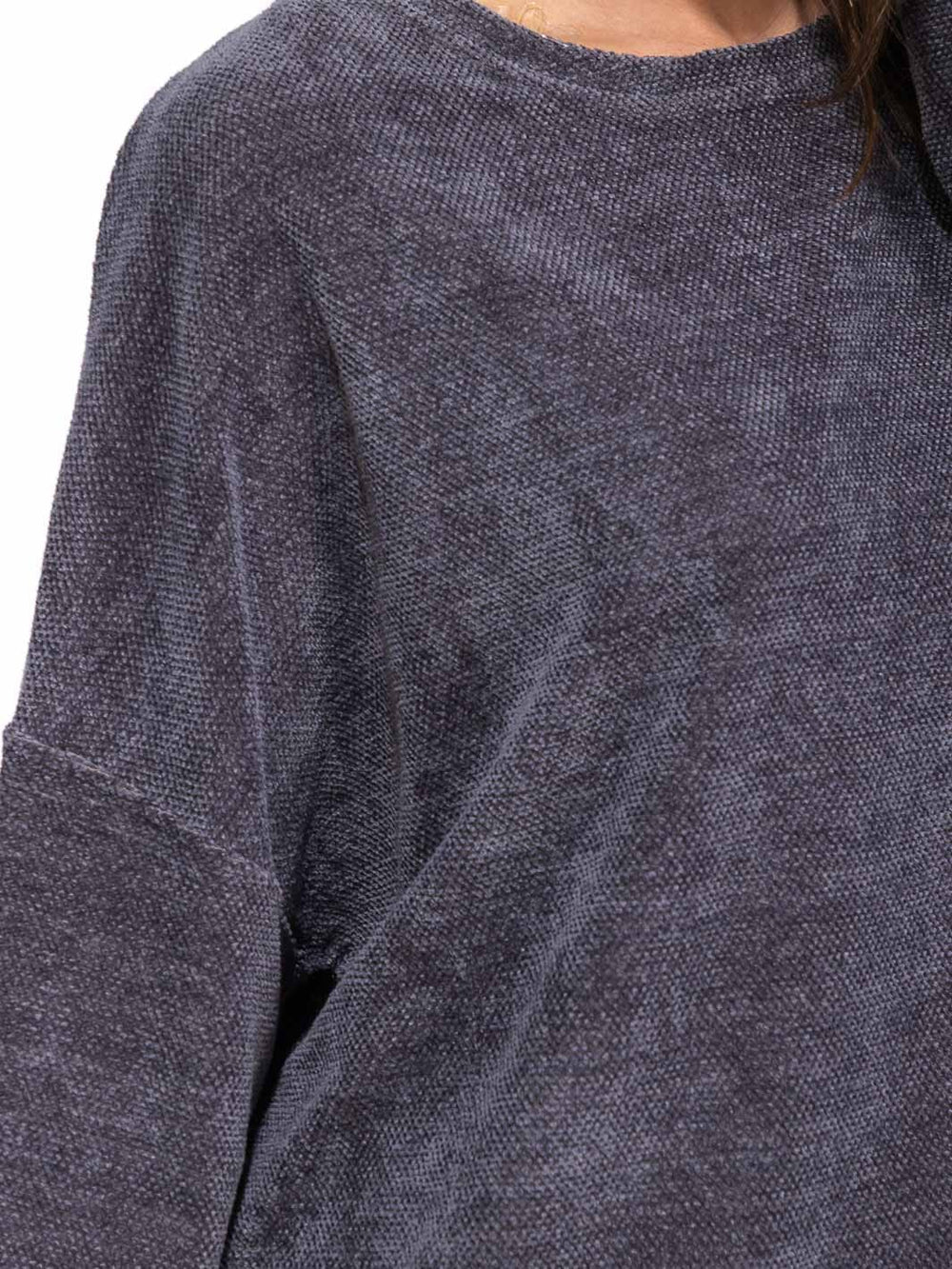 WOMEN'S LONG SLEEVE PULLOVER SWEATER