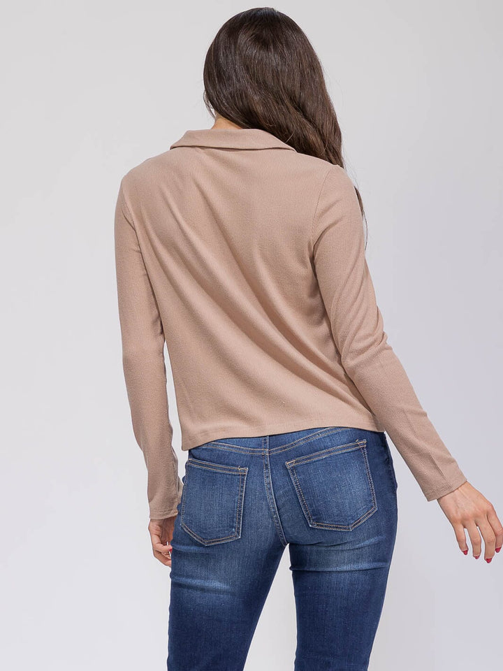WOMEN'S LONG SLEEVE BUTTON CLOSURE BLOUSE