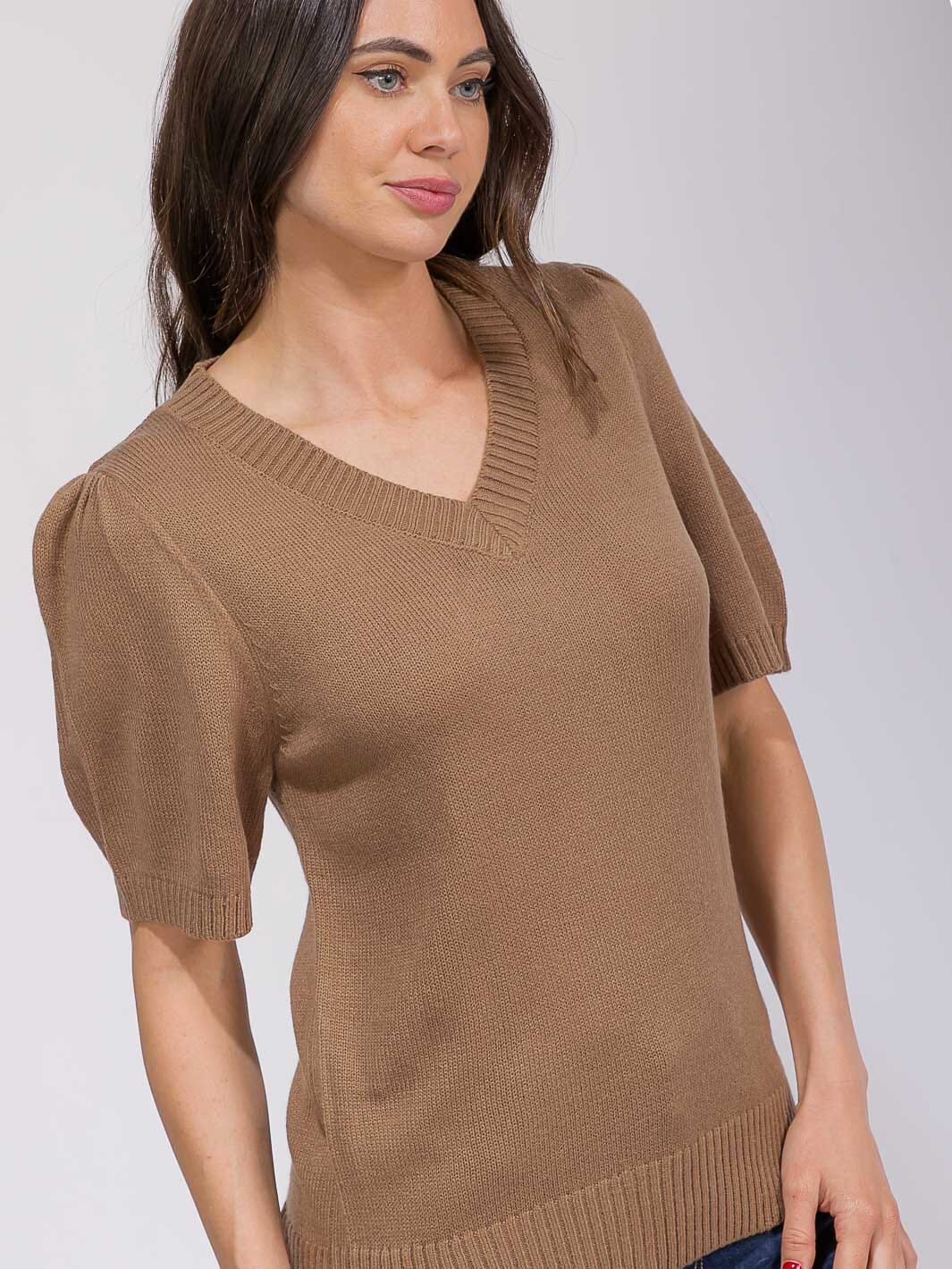 WOMEN'S SHORT SLEEVE V-NECK KNIT BLOUSE