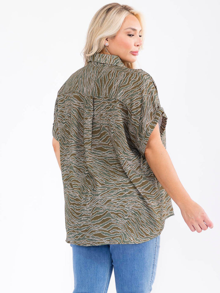 PLUS SIZE SHORT SLEEVE BUTTON UP FRONT POCKET HIGH-LOW BLOUSE