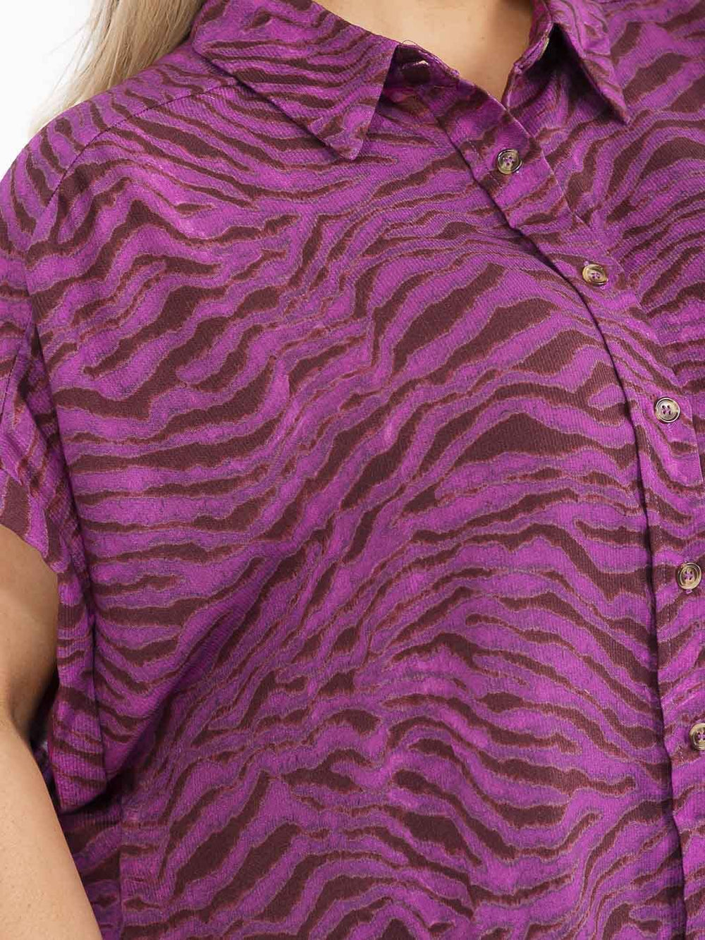 PLUS SIZE SHORT SLEEVE BUTTON UP FRONT POCKET HIGH-LOW BLOUSE