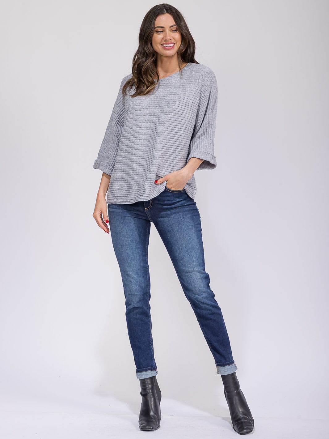 WOMEN'S 3/4 SLEEVE V-NECK RIBBED LOOSE FIT TOP