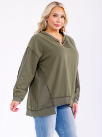 PLUS SIZE LONG SLEEVE V-NECK HIGH-LOW TOP
