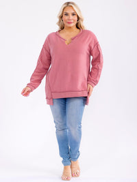 PLUS SIZE LONG SLEEVE V-NECK HIGH-LOW TOP