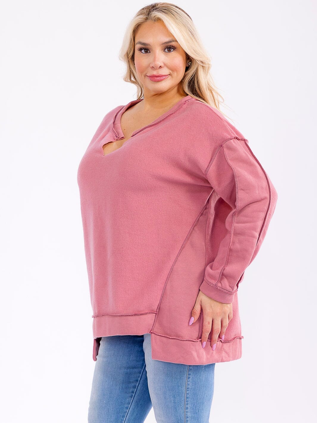 PLUS SIZE LONG SLEEVE V-NECK HIGH-LOW TOP