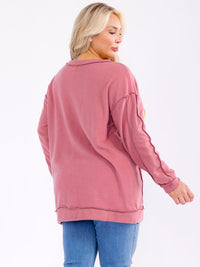 PLUS SIZE LONG SLEEVE V-NECK HIGH-LOW TOP
