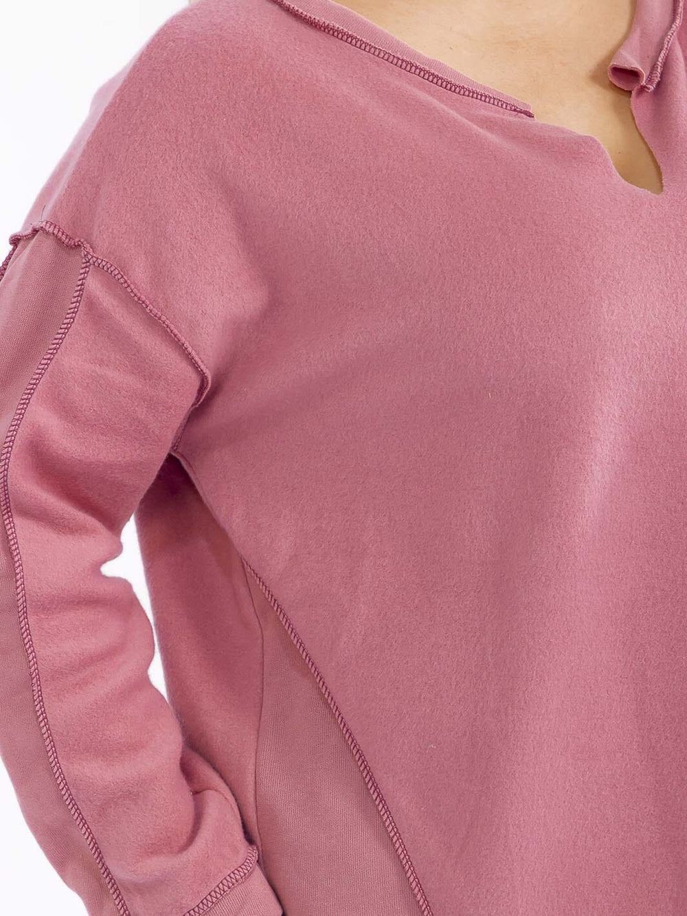 PLUS SIZE LONG SLEEVE V-NECK HIGH-LOW TOP