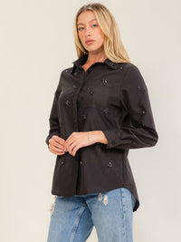 WOMEN'S LONG SLEEVE BUTTON UP FRONT POCKET STUDS DETAILED SHIRT