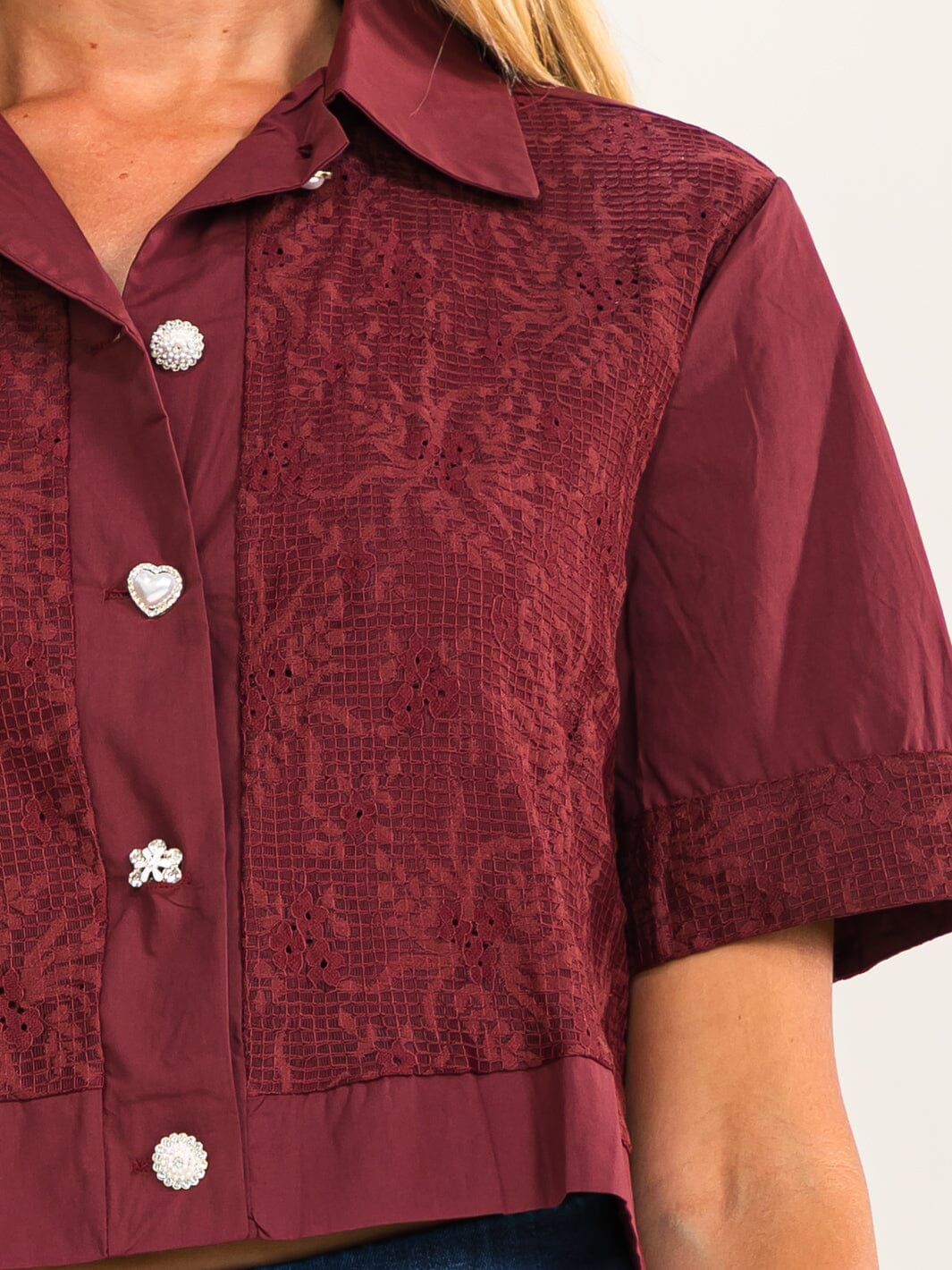 WOMEN'S SHORT SLEEVES BUTTON UP LACE DETAILED BLOUSE