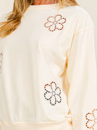 WOMEN'S LONG SLEEVE FLOWER DETAILED PULLOVER SWEATER
