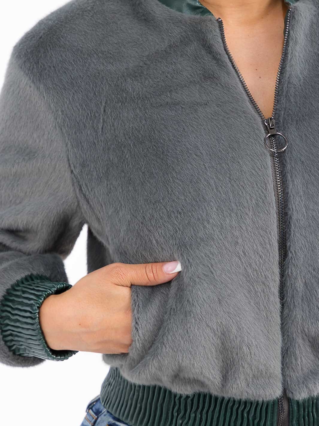 WOMEN'S LONG SLEEVE ZIPPER CLOSURE FRONT POCKETS FUZZY BOMBER JACKET