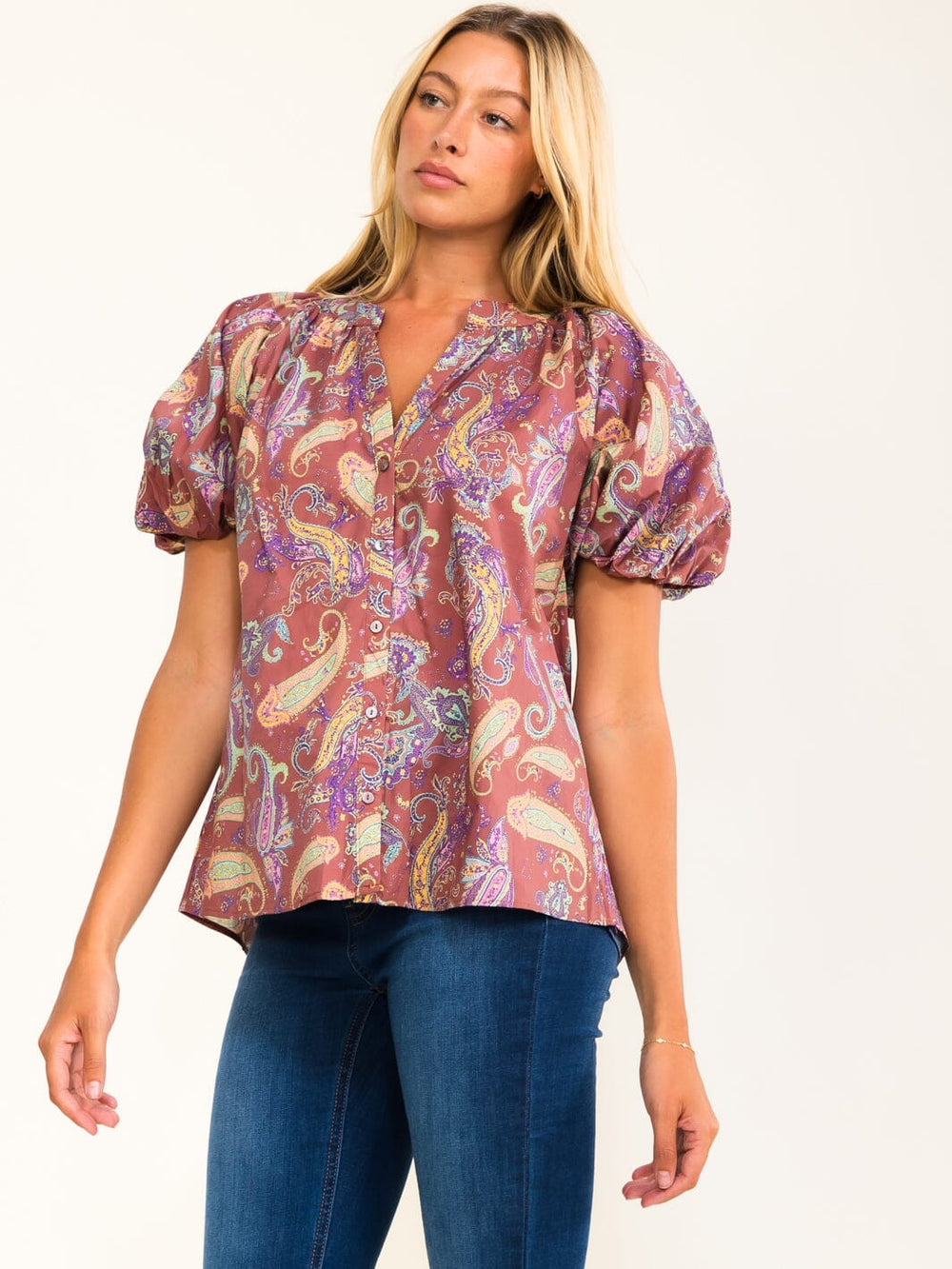 ENTRO WOMEN'S SHORT PUFF SLEEVE BUTTON UP V-NECK MULTI PRINT BLOUSE
