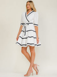 WOMEN'S SHORT SLEEVE SURPLICE SELF TIE TRIM DETAILED MINI DRESS