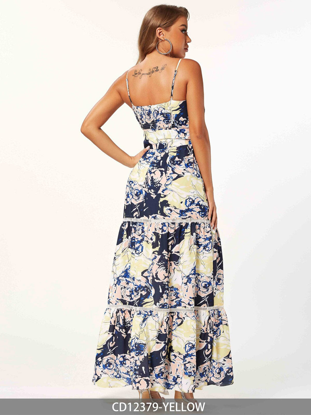 WOMEN'S SLEEVELESS V-NECK TIERED BELTED MULTI PRINT MAXI DRESS