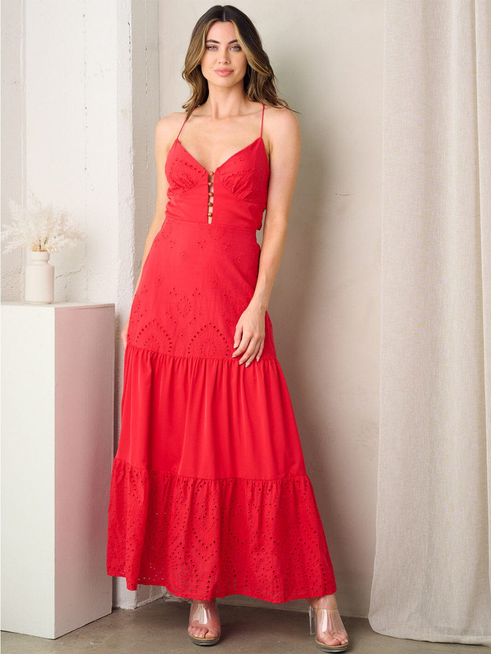 WOMEN'S SLEEVELESS V-NECK TIERED BACK TIE DETAILED MAXI DRESS