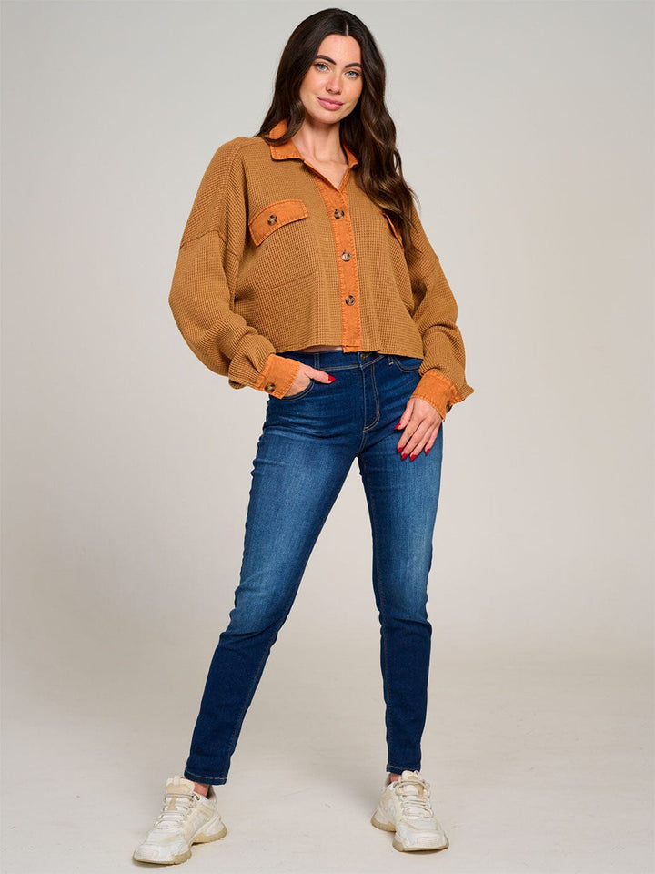 WOMEN'S LONG SLEEVE BUTTON CLOSURE FRONT POCKET WAFFLE TOP