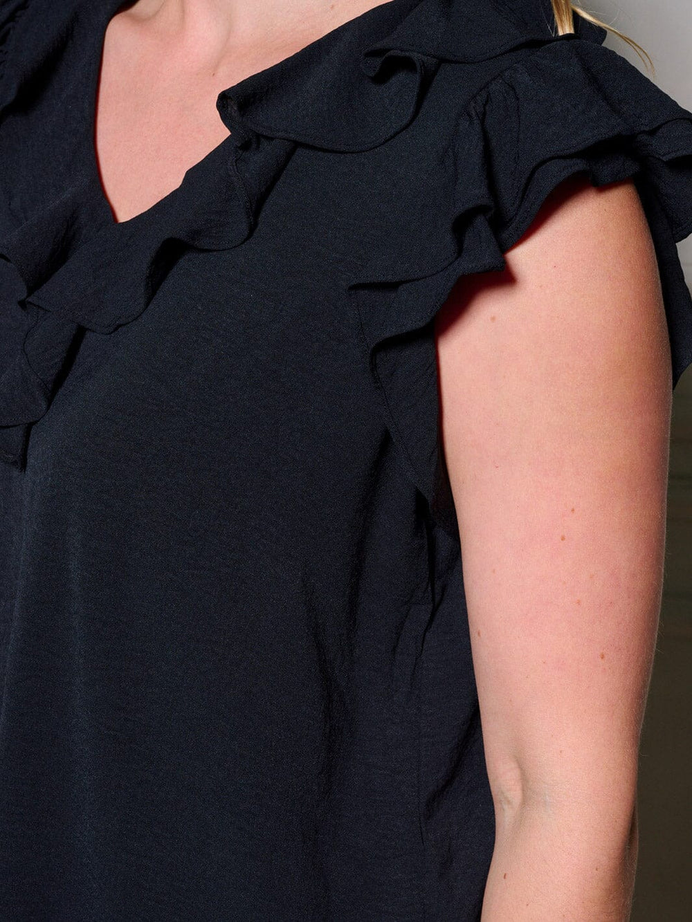PLUS SIZE RUFFLE SLEEVES V-NECK TUNIC BLOUSE TOP