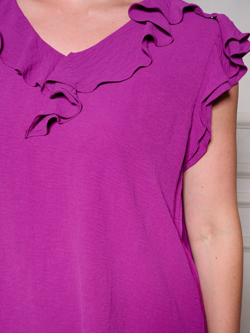 PLUS SIZE RUFFLE SLEEVES V-NECK TUNIC BLOUSE TOP