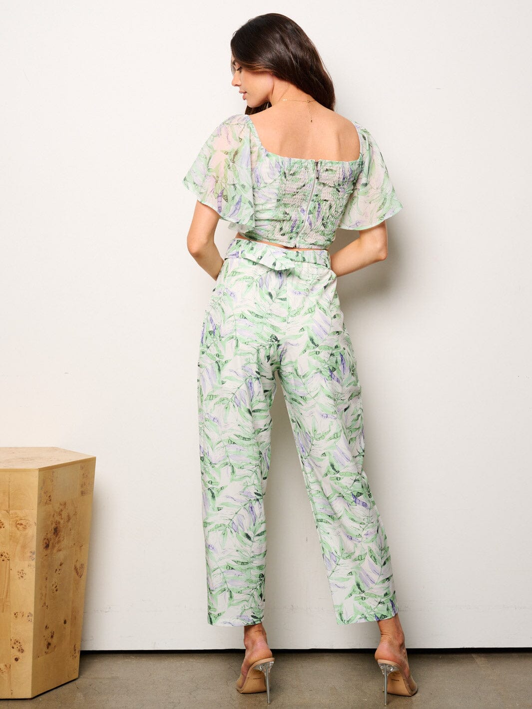 WOMEN'S SHORT SLEEVE CROP TOP & BELTED POCKETS PANTS LEAG PRINT 2PC. SET