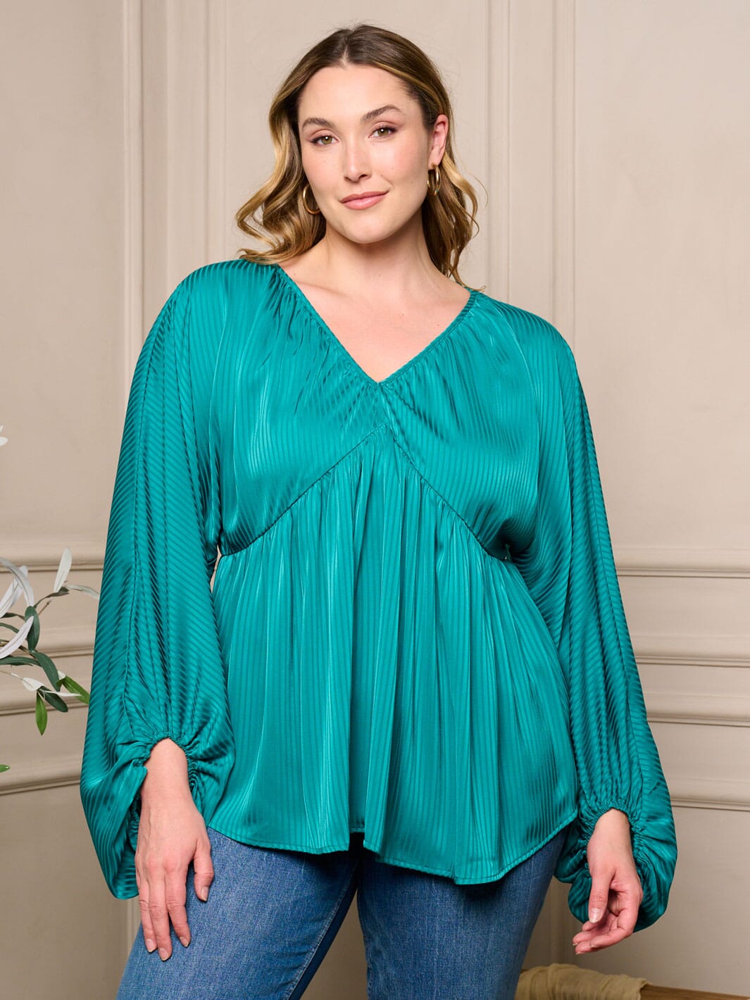 PLUS SIZE LONG BALLON SLEEVE V-NECK TUNIC BLOUSE TOP