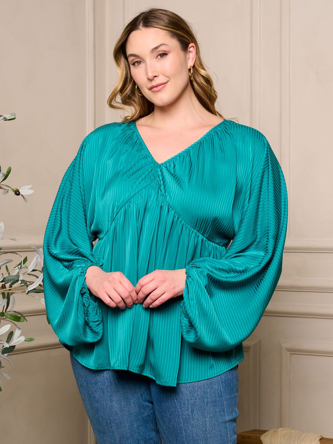 PLUS SIZE LONG BALLON SLEEVE V-NECK TUNIC BLOUSE TOP