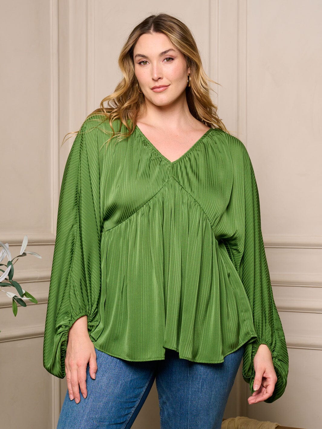 PLUS SIZE LONG BALLON SLEEVE V-NECK TUNIC BLOUSE TOP