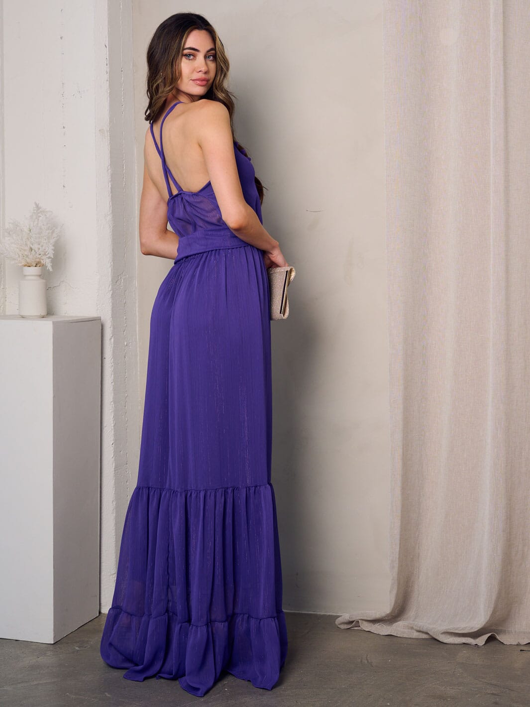 WOMEN'S V-NECK OPEN BACK TIERED MAXI DRESS