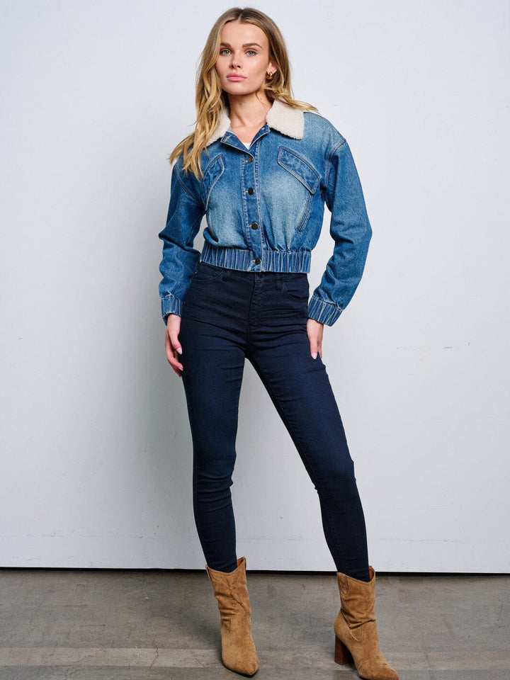 WOMEN'S LONG SLEEVE BUTTON CLOSURE SHERPA COLLAR DENIM JACKET