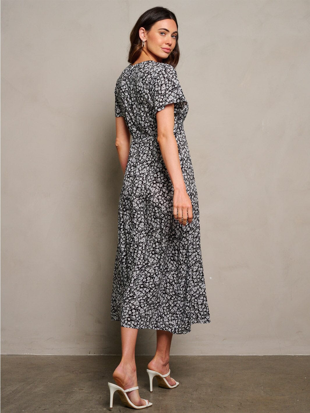 WOMEN'S SHORT SLEEVE V-NECK FLORAL MAXI DRESS