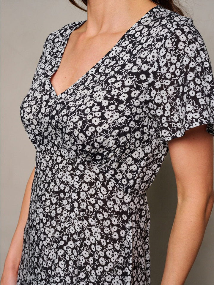WOMEN'S SHORT SLEEVE V-NECK FLORAL MAXI DRESS